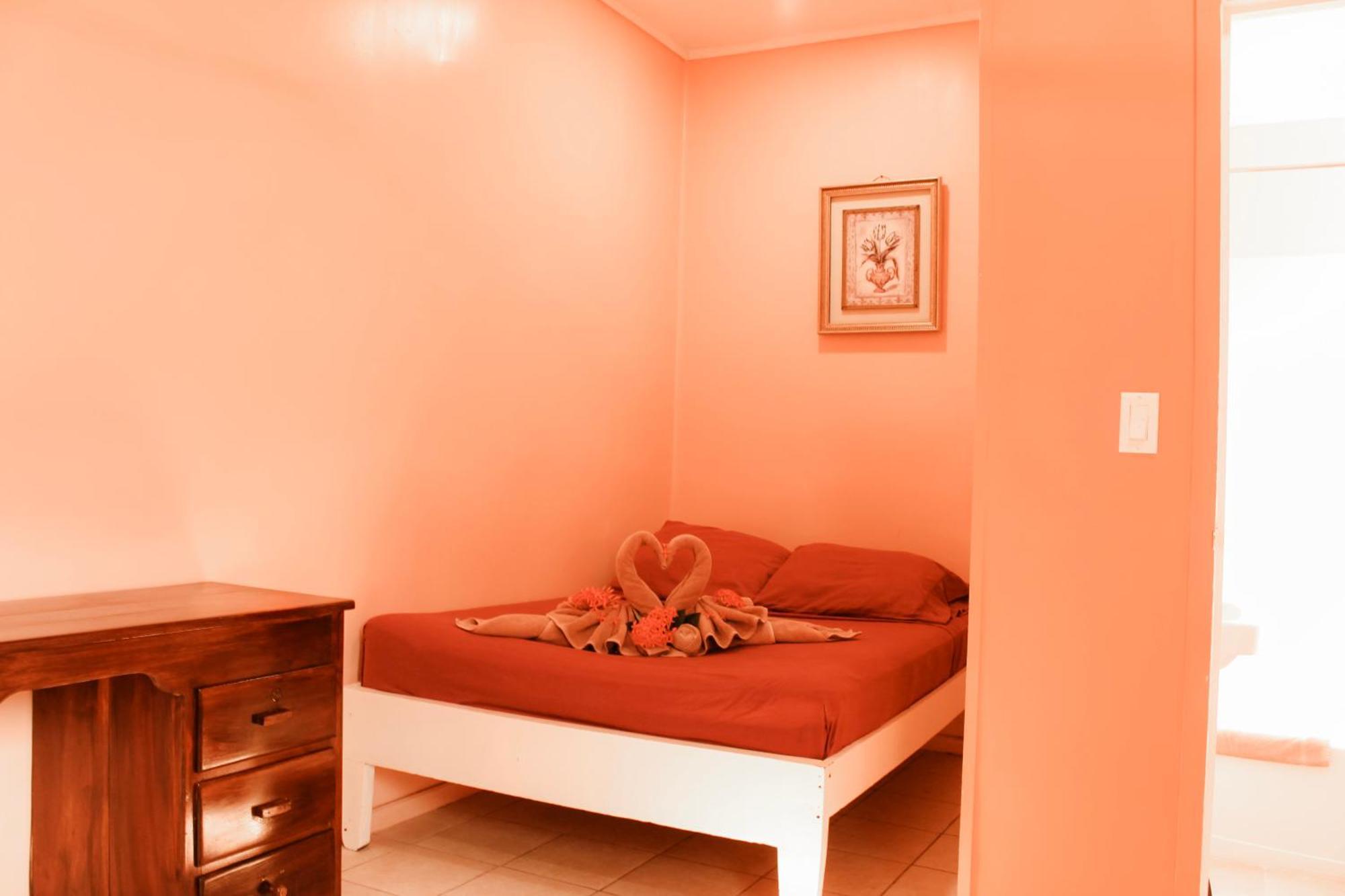 Tropical Paradise Express Caye Caulker Εξωτερικό φωτογραφία